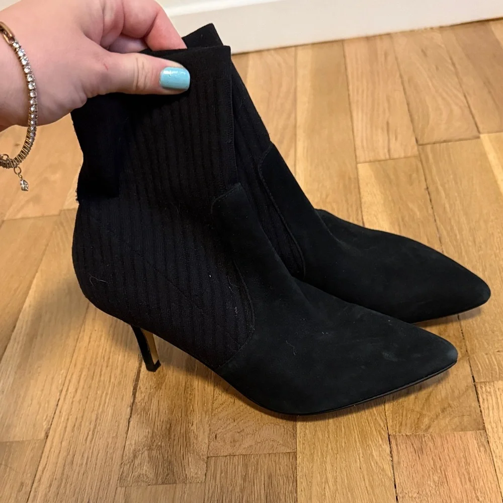 Marc Fisher Elegant Black Stretchy Ankle Boots size 7 - Picture 3 of 4